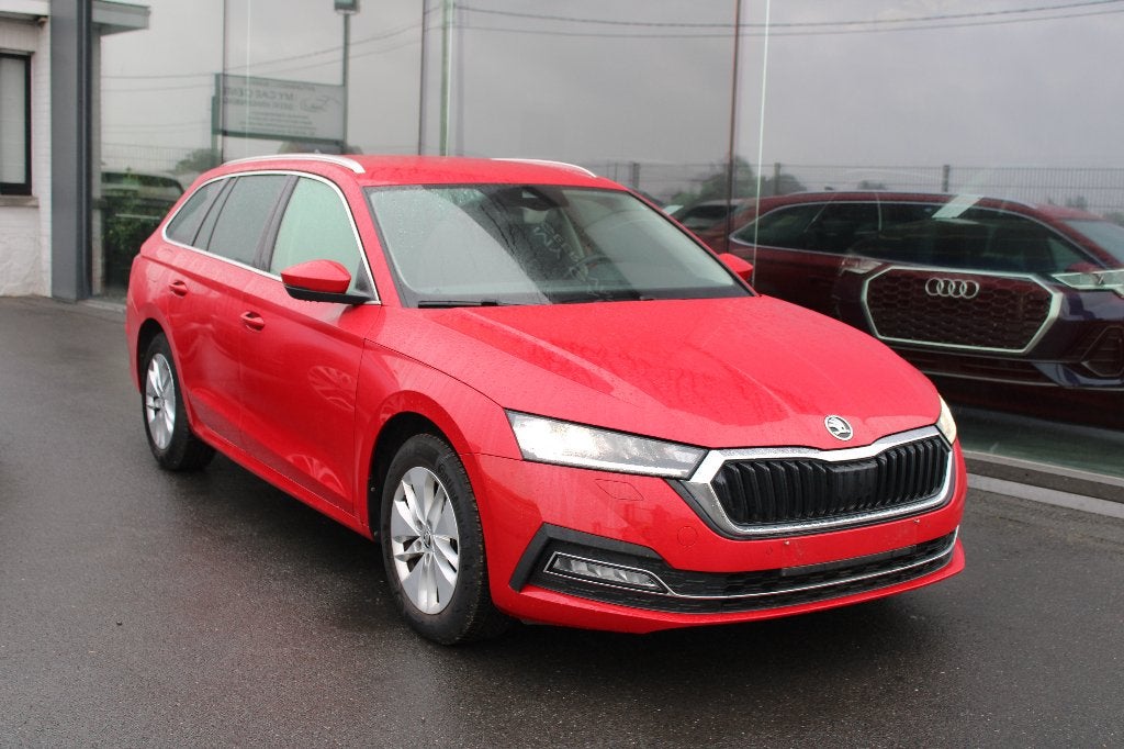 SKODA OCTAVIA SW 1.0TSI -DE NOMBREUSES OPTIONS, Autos, Rouge, Achat, Euro 6, Entreprise