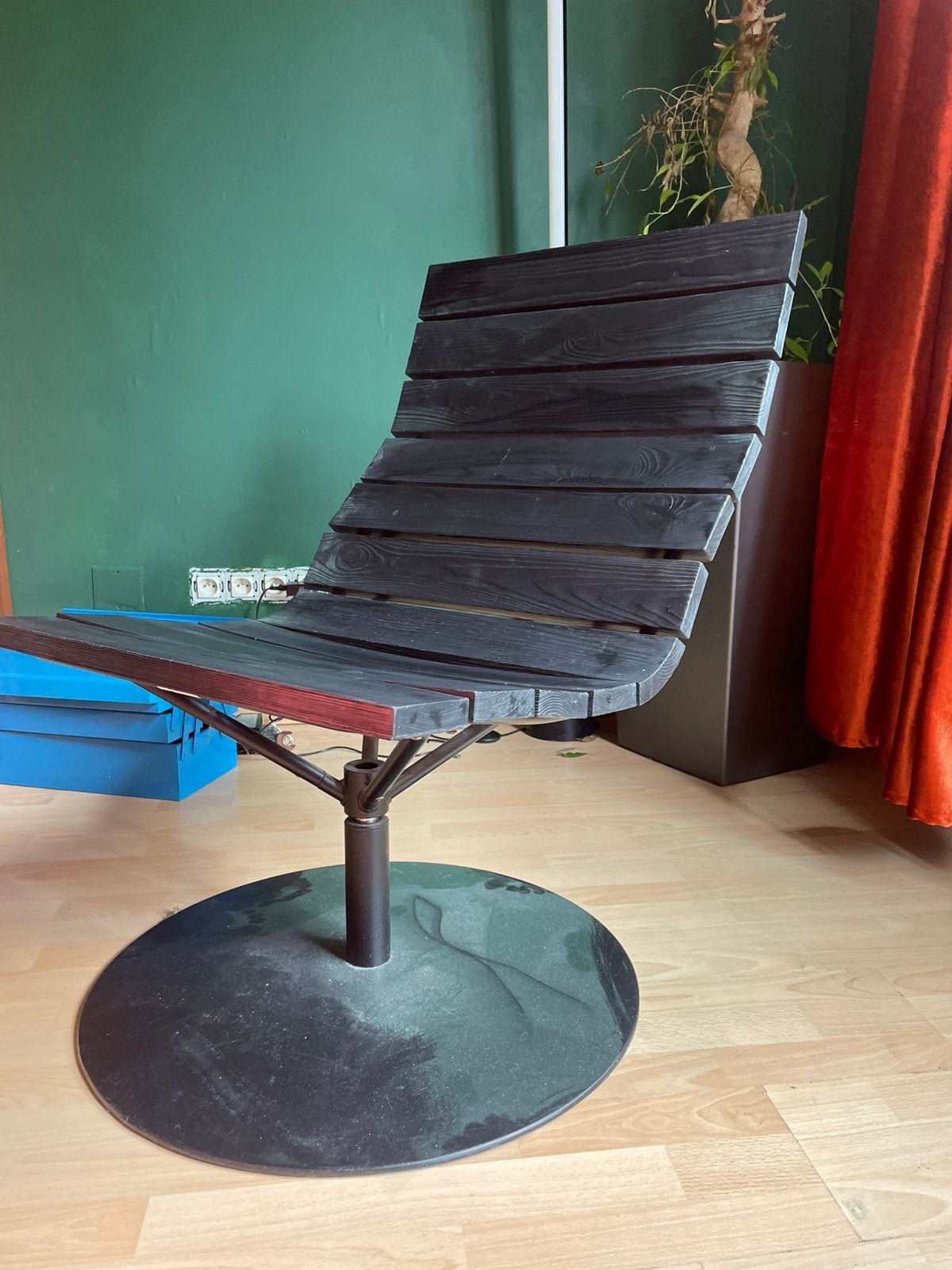 Fauteuil design pivotant lourd annees 70, Moins de 75 cm, Comme neuf, Enlèvement, 50 à 75 cm