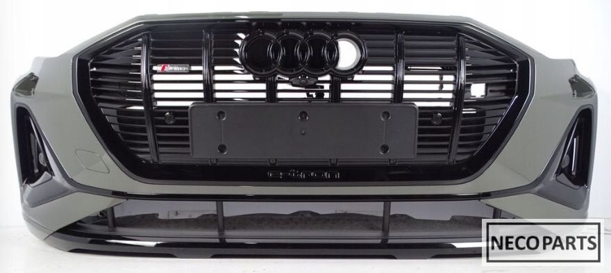 AUDI E-TRON VOORBUMPER ORIGINEEL COMPLEET ALLES LEVERBAAR!!!, Gebruikt, -, Voor, -