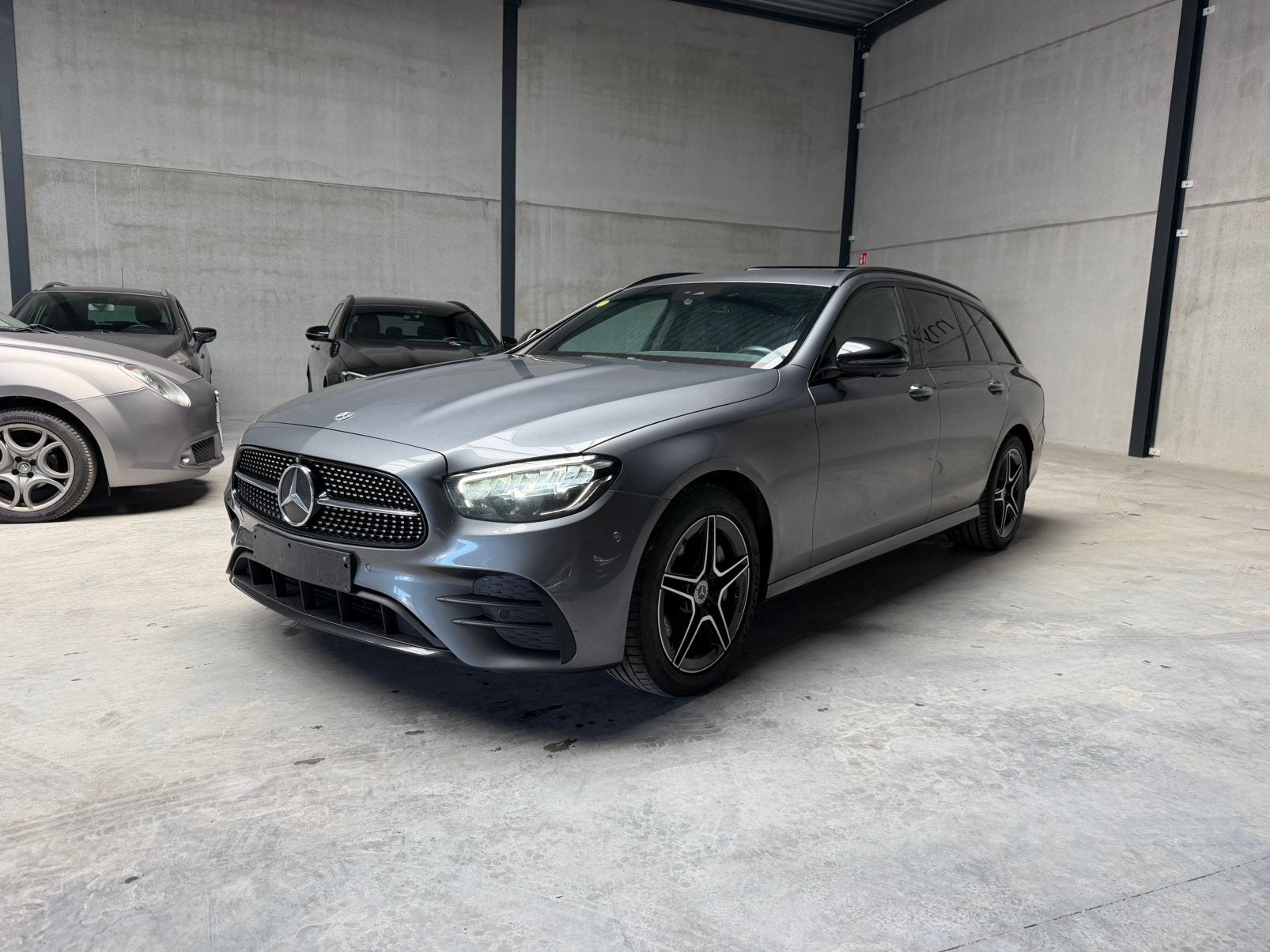 Mercedes E300de Automaat Amg pack gekeurd garantie 25950€, Auto's, Mercedes-Benz, Bedrijf, Te koop, E-Klasse, 360° camera, ABS