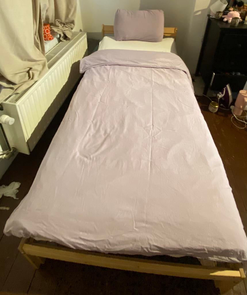 Lit 1 personne IKEA avec matelas, Enlèvement, Utilisé, Une personne