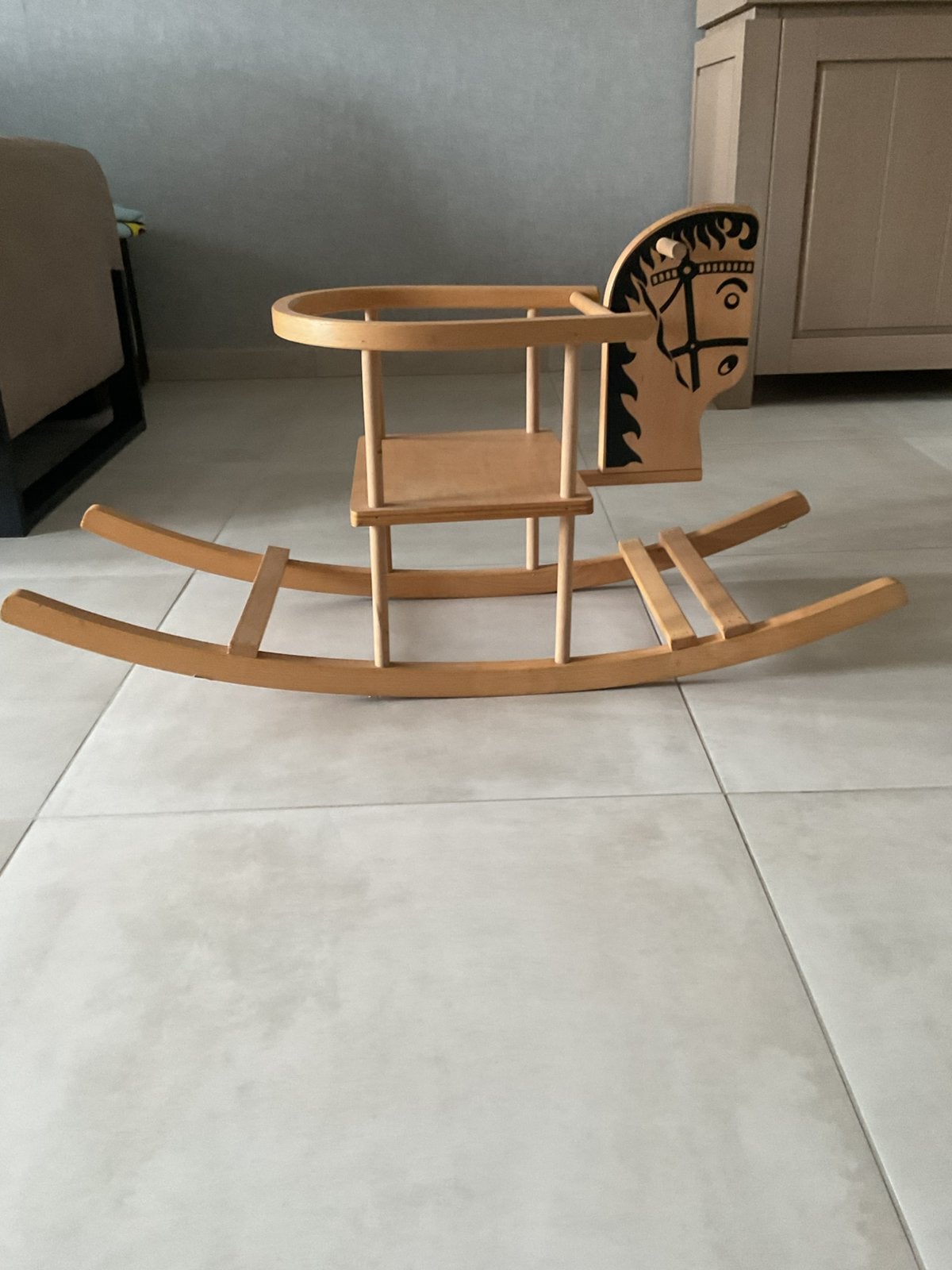 Houten schommelpaard, Ophalen, Gebruikt
