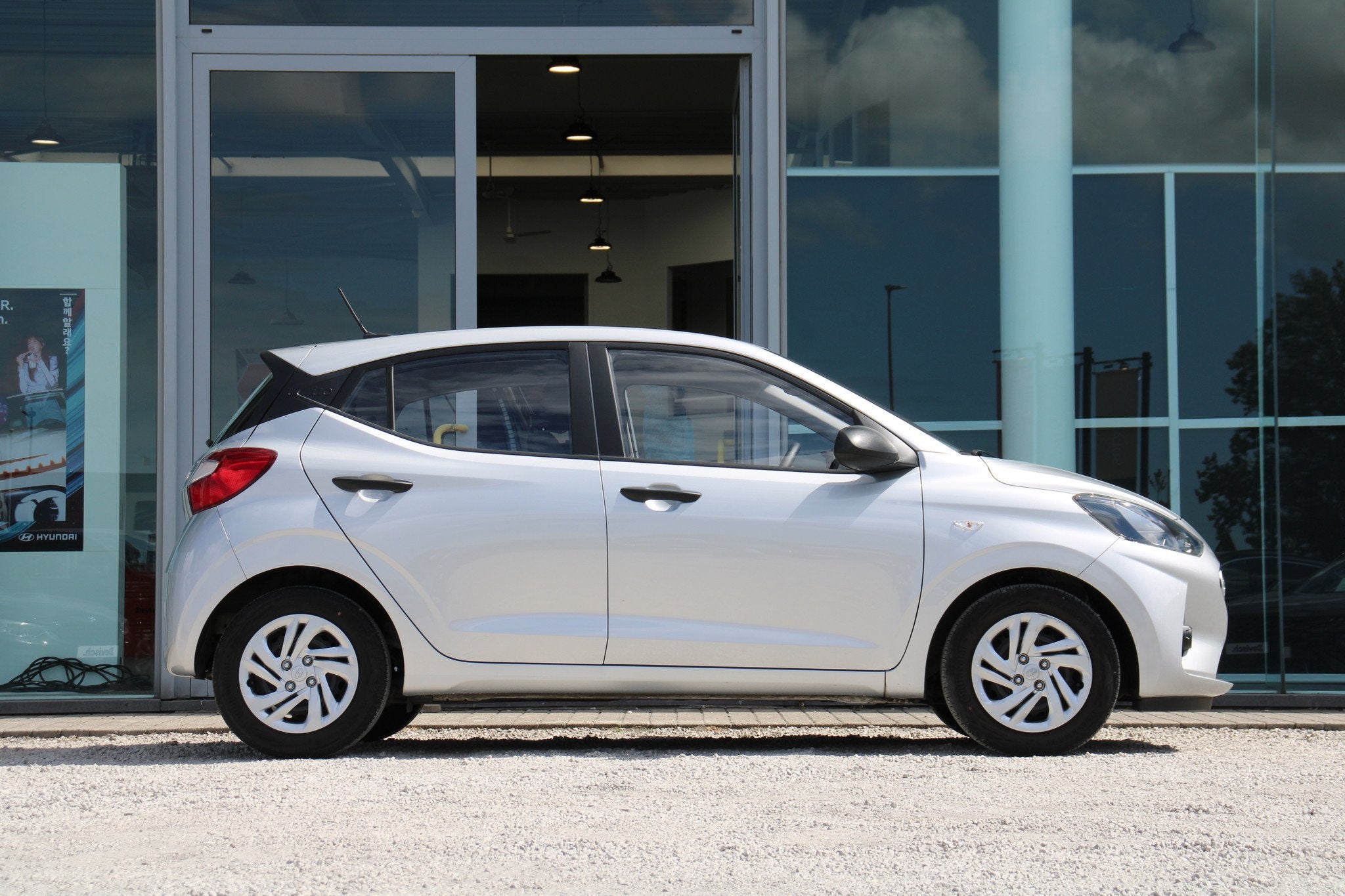 Hyundai i10 1.0 Air 67 PK M5 Safety Plus (bj 2022), Voorwielaandrijving, Stof, Gebruikt, Start-stop-systeem