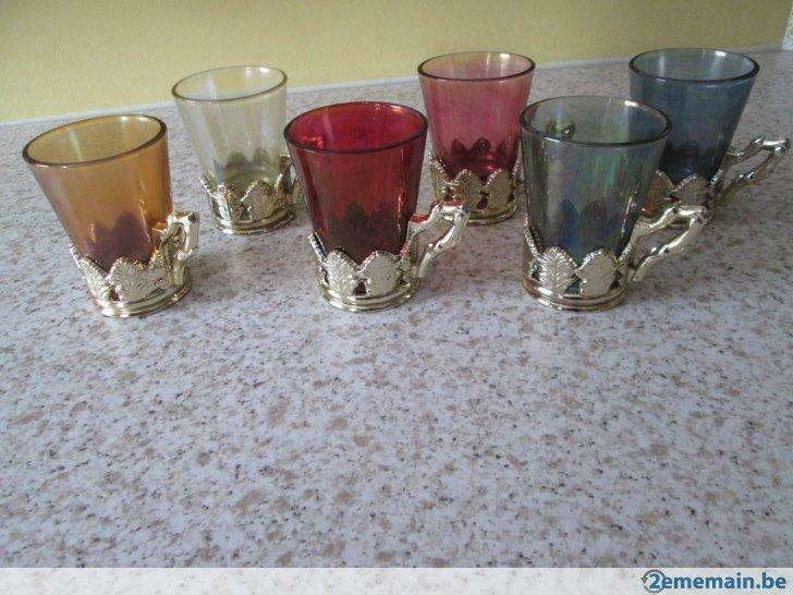 Tasses à thé (6) en verre de couleur., Vintage, Verre, Enlèvement, Utilisé