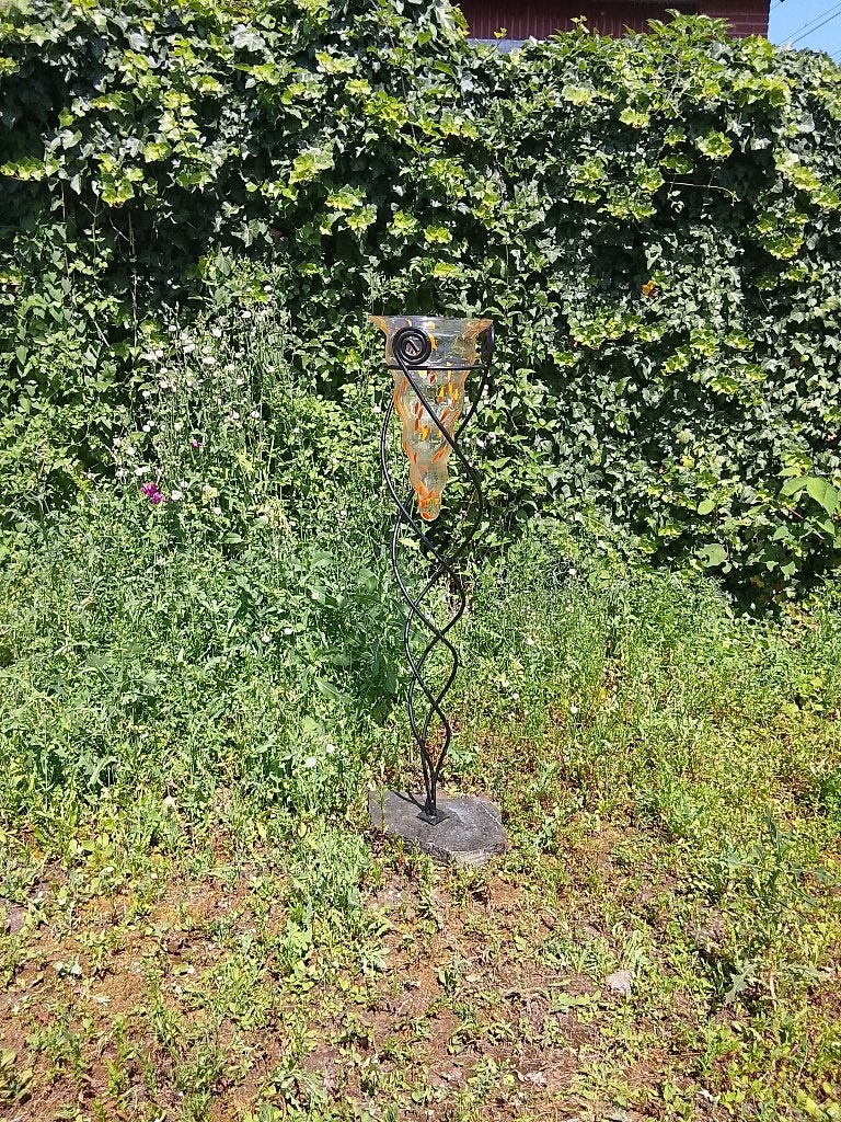 Magnifique vase sur pied, Enlèvement