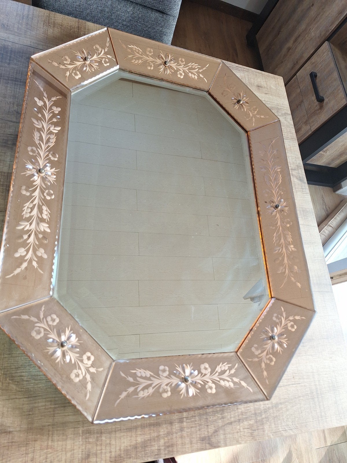 Grand miroir biseauté vintage, Antiquités & Art, Enlèvement, Autres formes, 50 à 100 cm, Moins de 100 cm