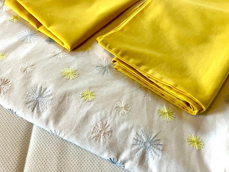 Housse de couette + 2 taies – Motif brodé – Très bon état, Enlèvement ou Envoi, Housse de couette, Utilisé, Blanc