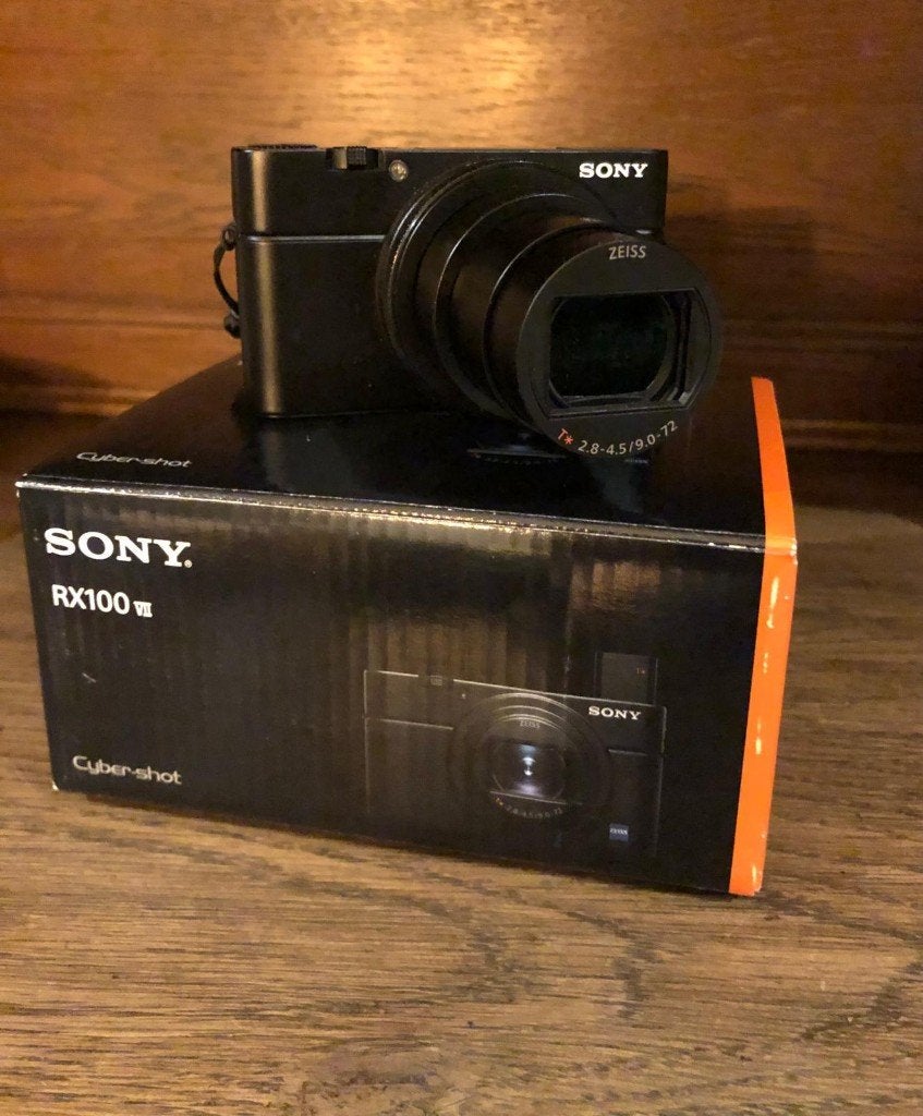 Sony RX100 VII - comme neuf - Garantie de 5 ans, TV, Hi-fi & Vidéo, 20 mégapixels, Enlèvement ou Envoi, Batterie, Comme neuf