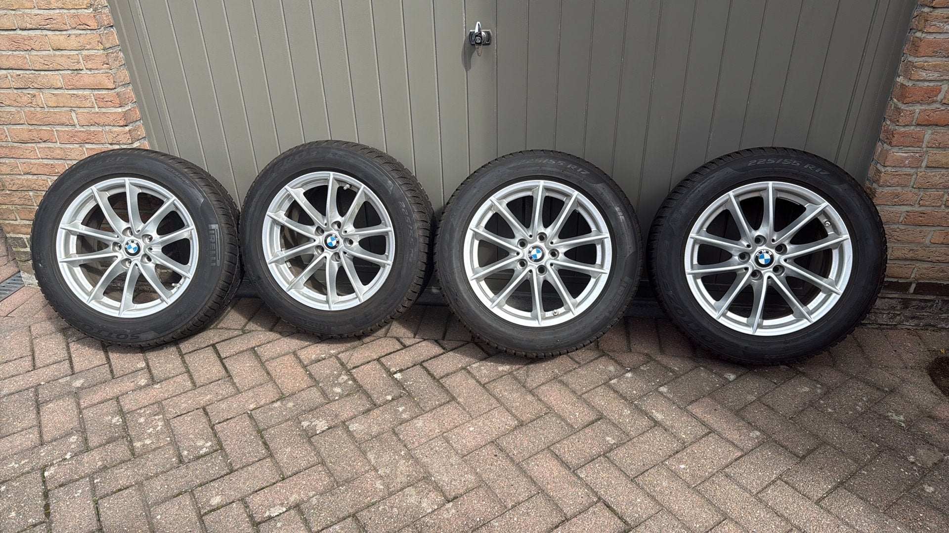 Pneus et jantes Pirelli Sotto Zero à vendre., Enlèvement, Pneus hiver, Pneu(s)