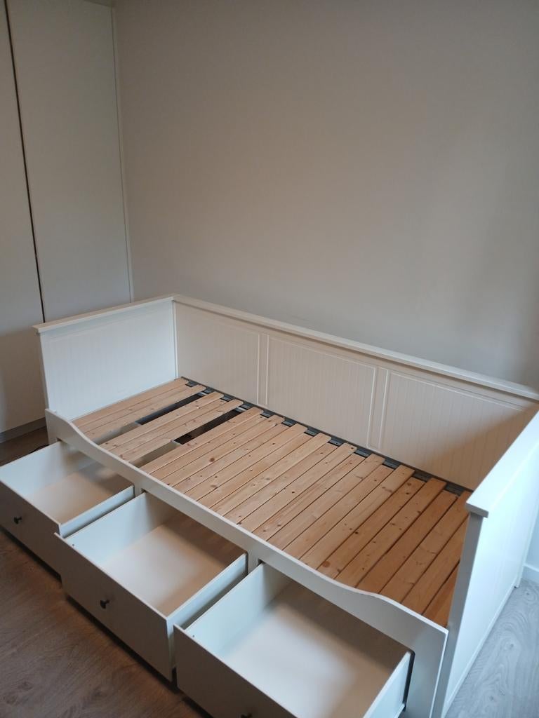 Ikea bed, Huis en Inrichting, Slaapkamer | Bedden, Ophalen, Eenpersoons, Wit, 80 cm