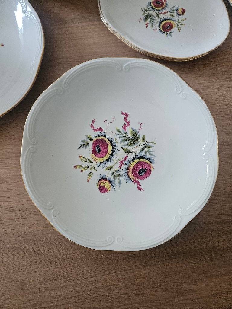 Groot vintage diner- en koffieservies van Gien gouden randen, Antiek en Kunst, Antiek | Servies compleet, Ophalen
