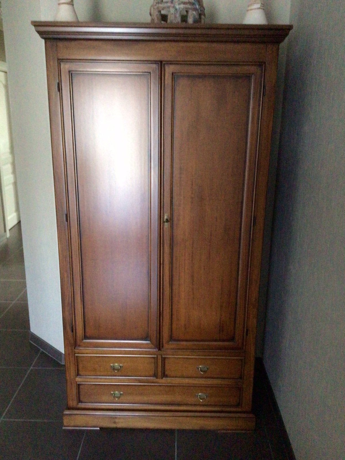 Hallkast, Ophalen
