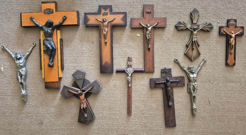 Collectie kruisbeelden., Verzamelen, Ophalen, Gebruikt, Overige typen, Christendom | Katholiek
