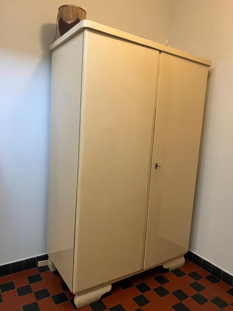 Vintage wooden Closet Armoire, Ophalen, Zo goed als nieuw