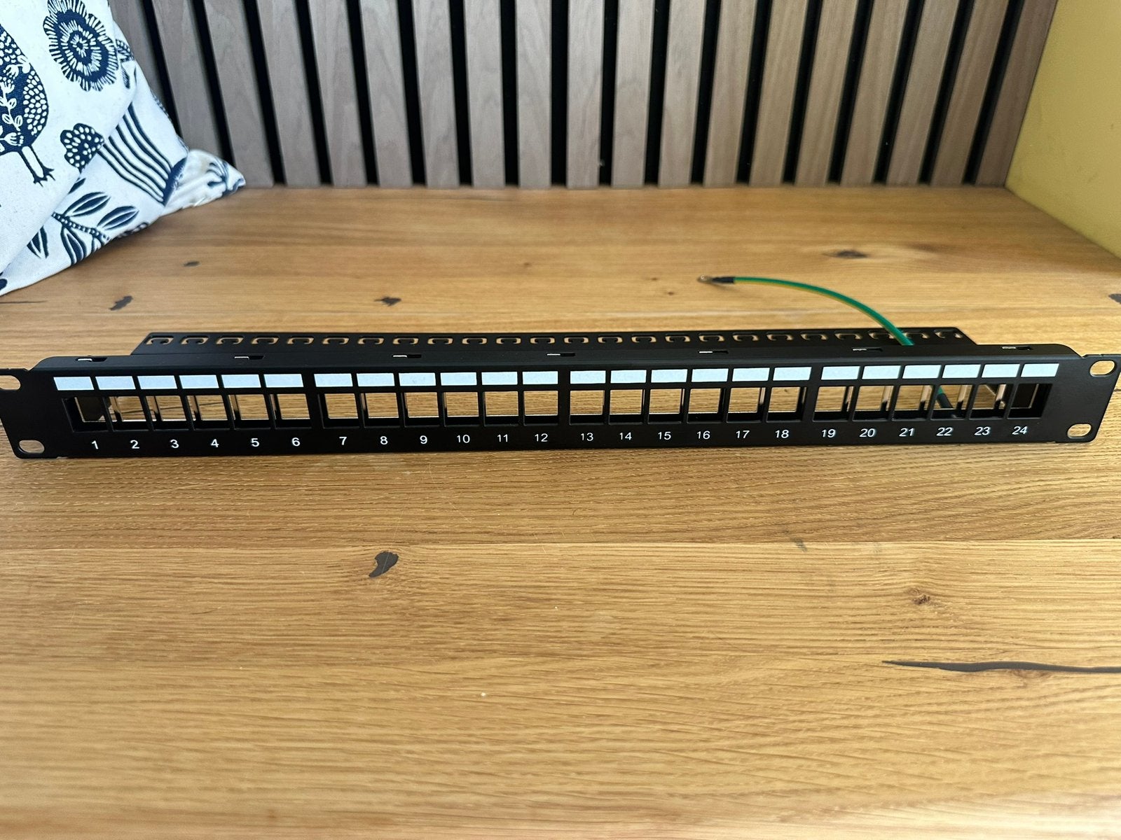Patch panel voor 24 keystones, Computers en Software, Ophalen, Zo goed als nieuw