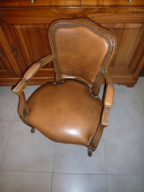 Superbe fauteuil cabriolet Louis XVI cuir, en super état., Antiquités & Art, Antiquités | Meubles | Chaises & Canapés, Enlèvement ou Envoi