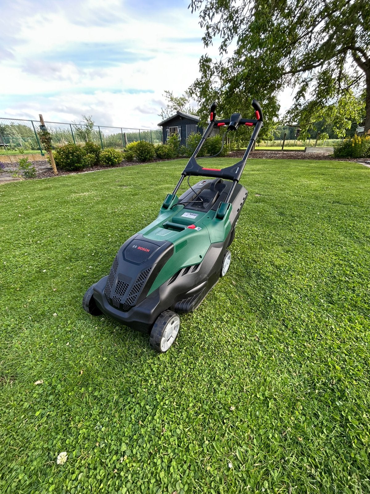 Bosch AdvancedRotak 40-650 (Nog onder garantie), Enlèvement, Comme neuf, Tondeuses à gazon électriques, Bac de ramassage