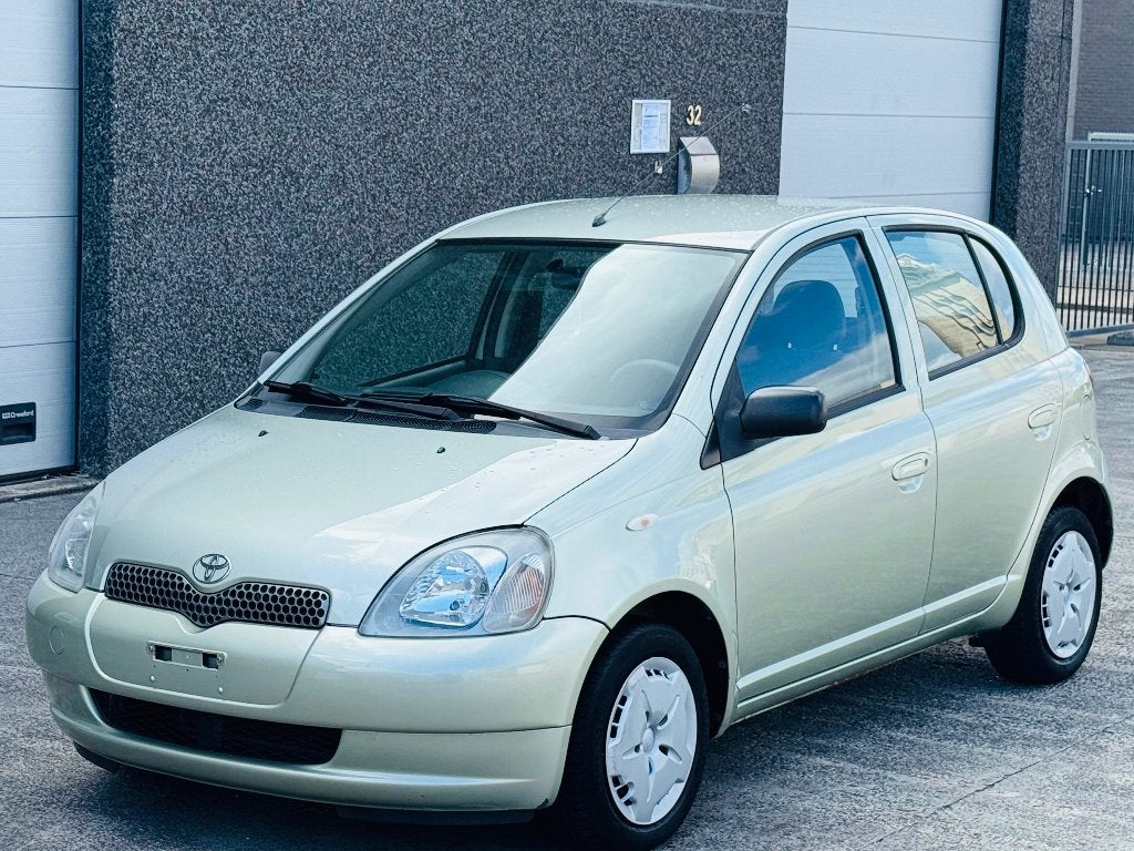 TOYOTA YARİS 1.0i ESSENCE GARANTIE 12MOİS 1’ERMAİN 5PORTES, Auto's, 50 kW, 5 deurs, Particulier, 1000 cc