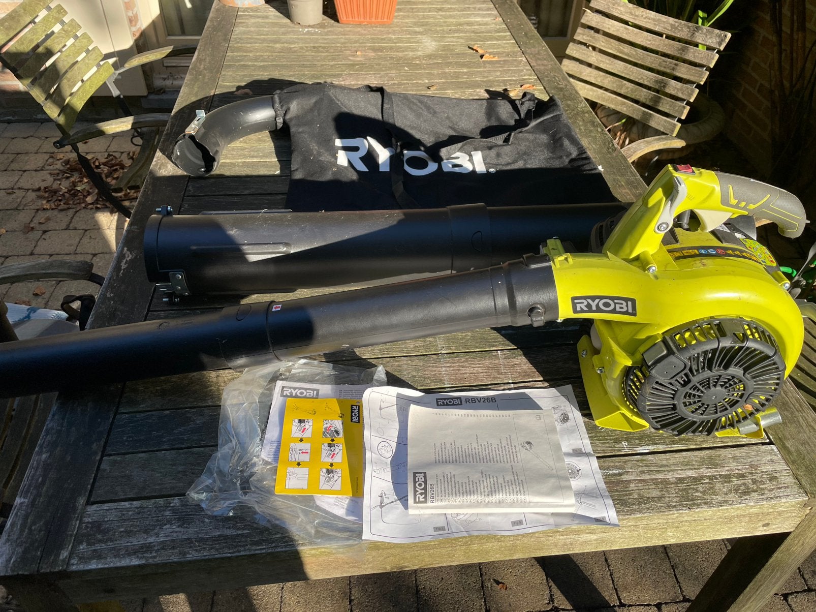 Ryobi bladblazer 2-in-1, Tuin en Terras, Bladblazers, Ophalen, Zo goed als nieuw, Benzine, Met opvangzak