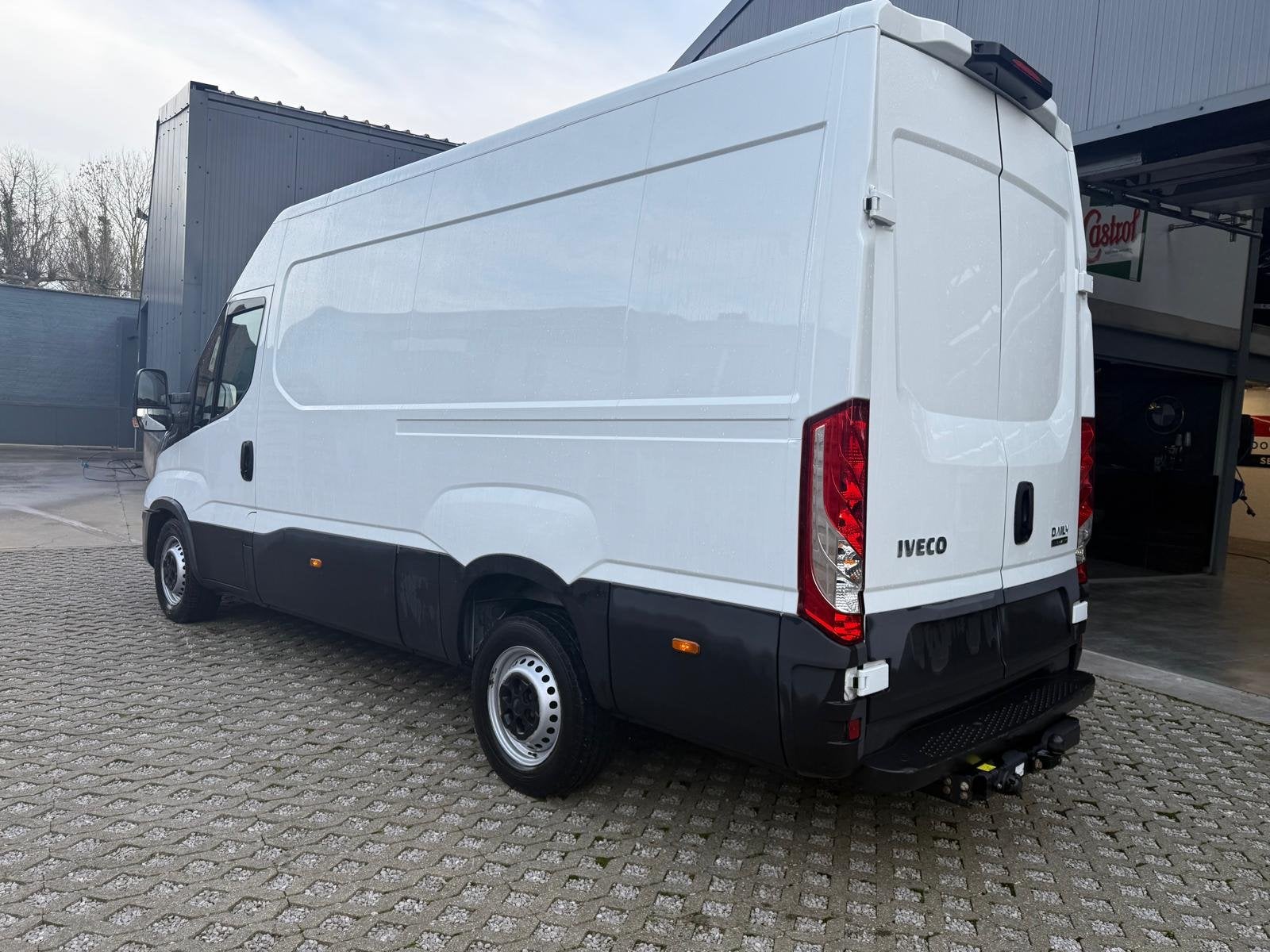 Iveco Daily 3,0 diesel - 3500 kg sleep/Automaat - 20578€+b, Auto's, Overige Auto's, 4 deurs, Stof, Wit, Bedrijf