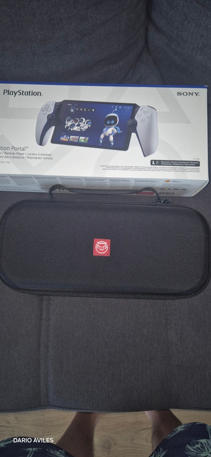 Je vends mon ordinateur portable PS5 comme neuf.