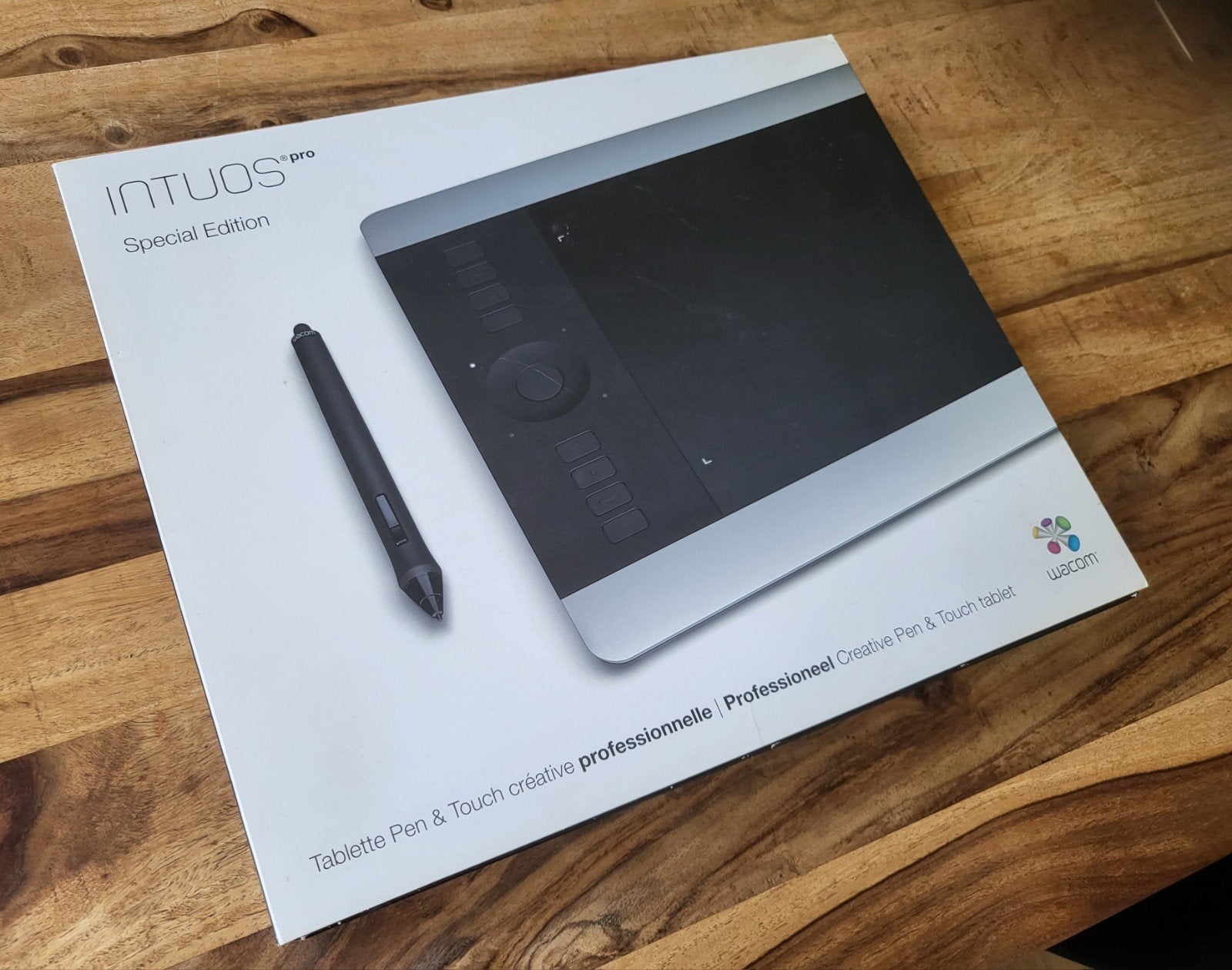 Wacom Intuos Pro Special Edition M, Computers en Software, Multi-touch, Ophalen of Verzenden, Zo goed als nieuw, Wacom