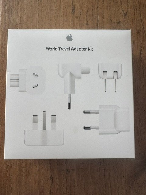 originele Apple wereld adapter kit Nieuw, Computers en Software, Pc- en Netwerkkabels, Ophalen of Verzenden, Nieuw