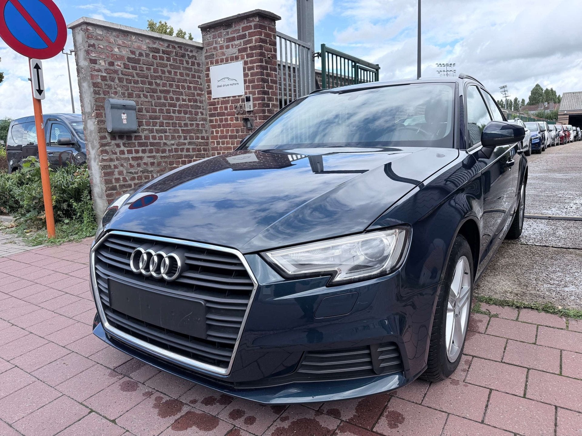 Audi A3 Sportback 1.6 TDI EDITION | NAVI | PDC | CRUISE, Auto's, Audi, Dealer onderhouden, Stof, Gebruikt, 4 cilinders