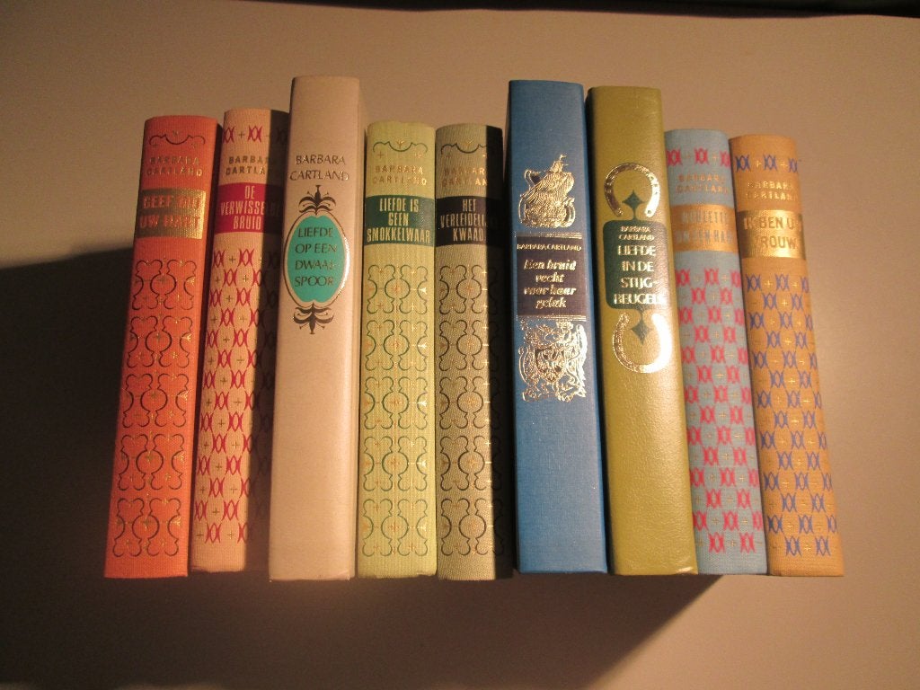 9 romans néerlandais en couverture rigide - Barbara Cartland, Livres, Enlèvement ou Envoi, Comme neuf