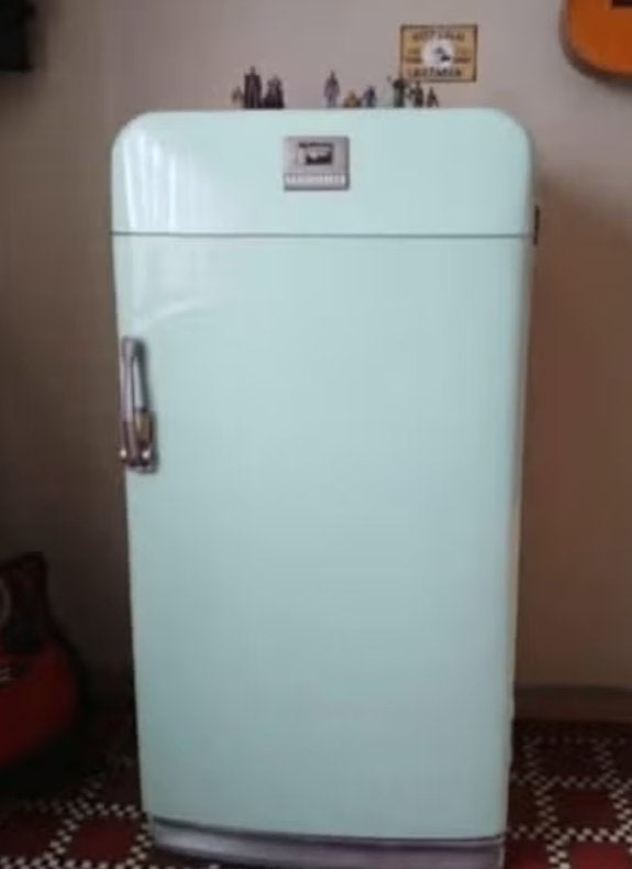 VINTAGE DECORATION FRIGO NON OPERATIONNEL, Enlèvement, Ne fonctionne pas, 140 à 160 cm