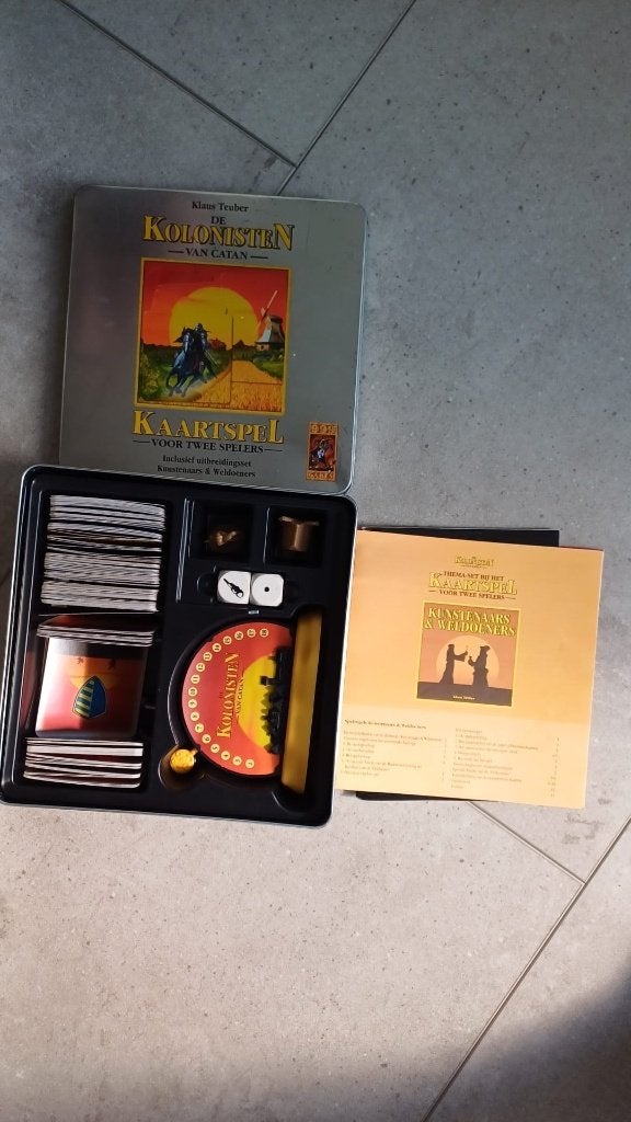 jeu de cartes en étain Settlers Catan base + artistes 999, 1 ou 2 joueurs, Enlèvement ou Envoi, Neuf, 999 games