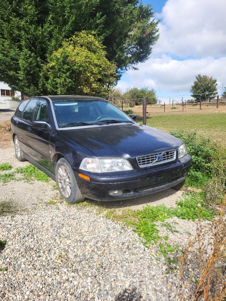 VOLVO V40, Autos, Cuir, Achat, Intérieur cuir, Boîte manuelle