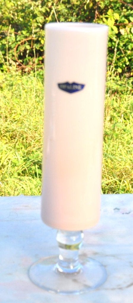vase tube opaline rose sur pied incolore, Enlèvement ou Envoi