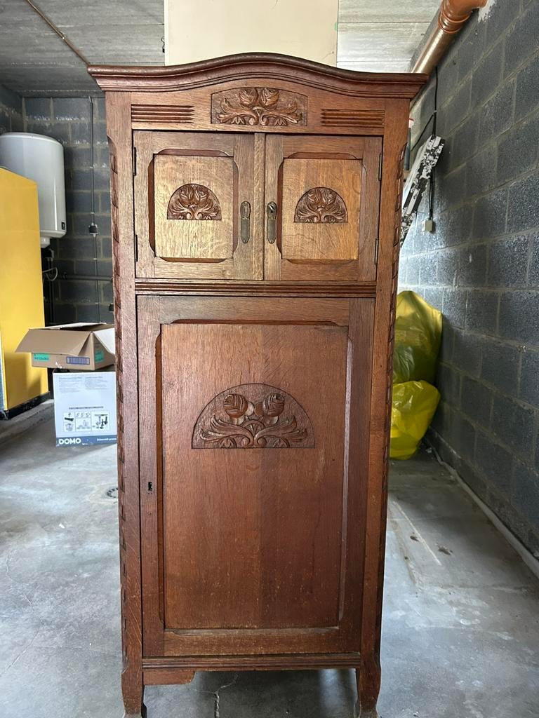 Petit meuble ancien, Enlèvement