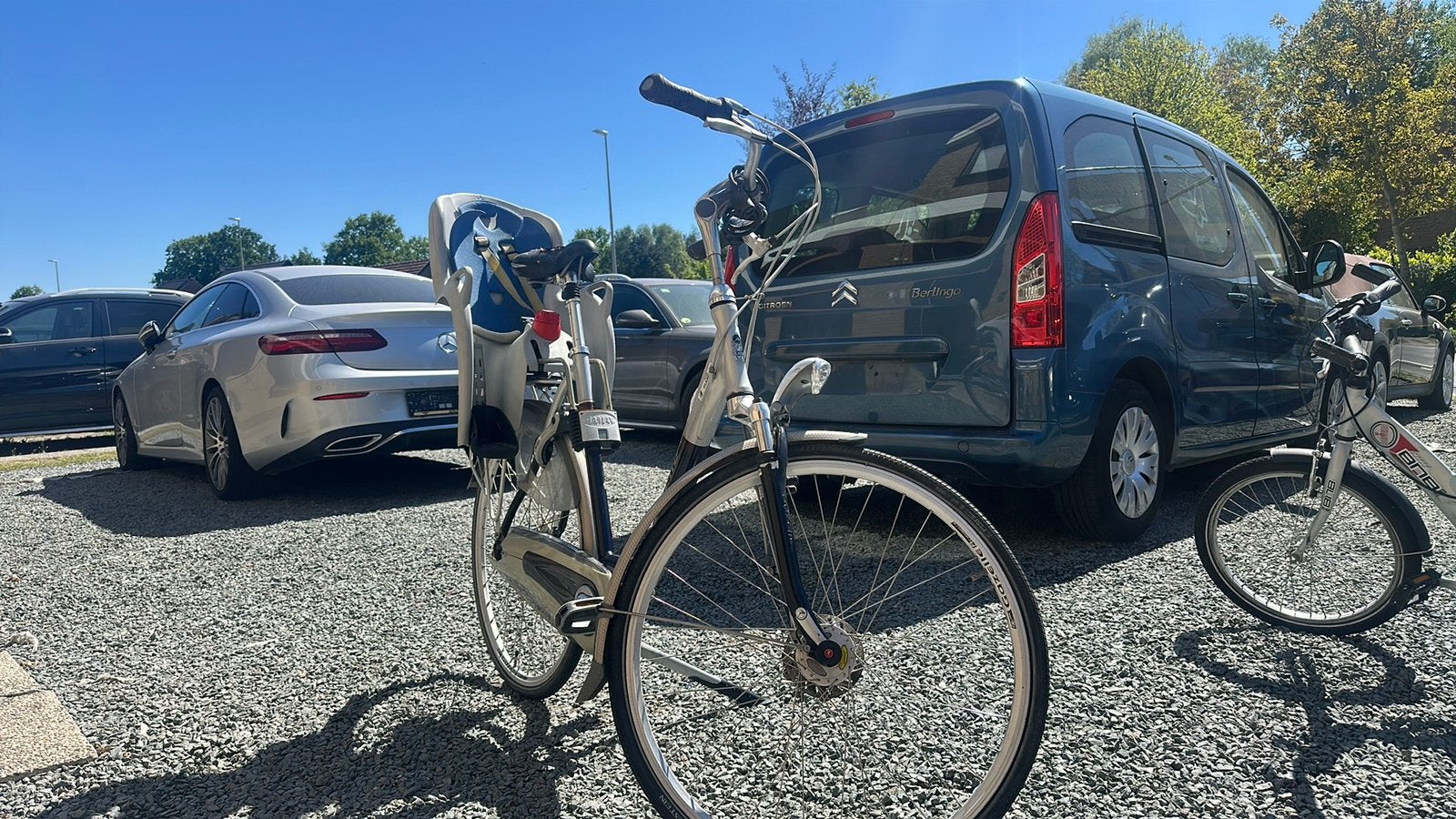 Gazelle stadsfiets met kinderzitje – Goede staat, Fietsen en Brommers, Overige Fietsen en Brommers, Gebruikt, Ophalen