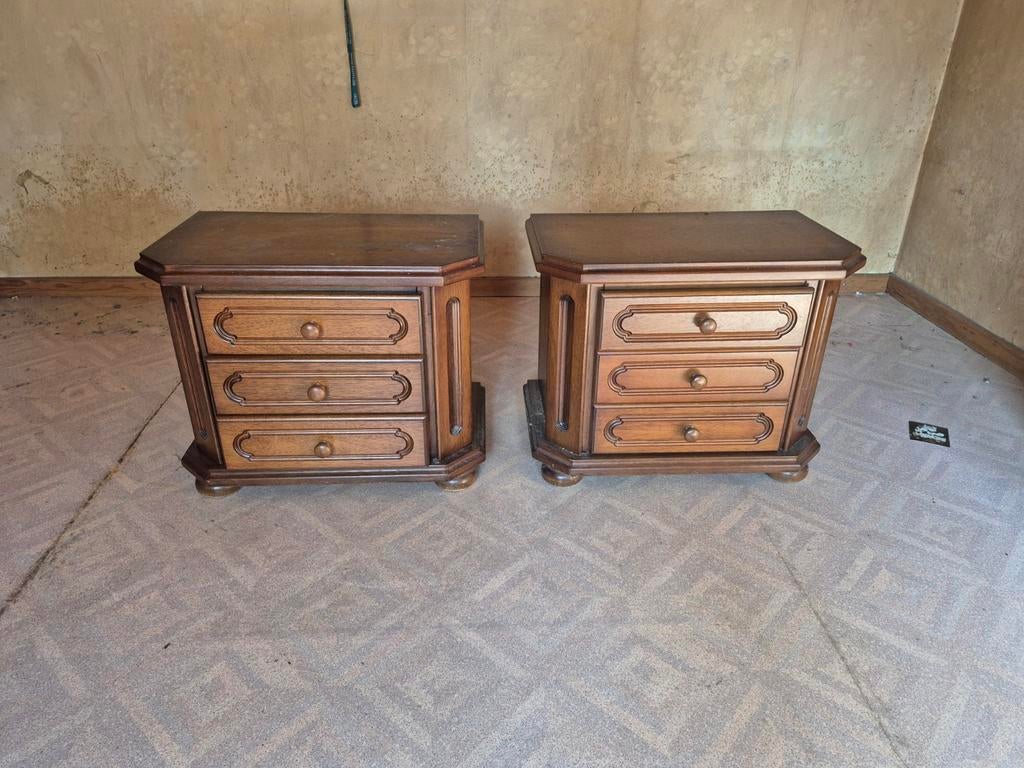 2 tables de nuit, Enlèvement ou Envoi