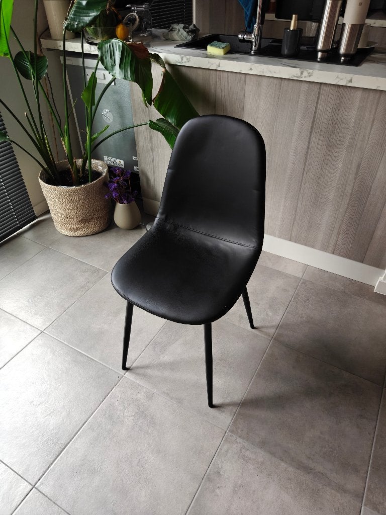 GRATIS 6 eetkamerstoelen  – volledige set, Maison & Meubles, Chaises, Utilisé, Cinq, Six Chaises ou plus, Synthétique, Métal, Noir