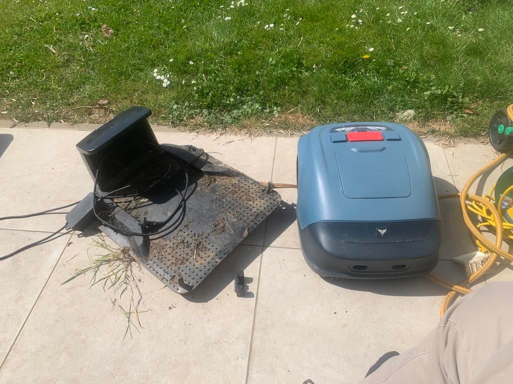 Hookii pour pieces, Tuin en Terras, Robotmaaiers, Ophalen, Gebruikt