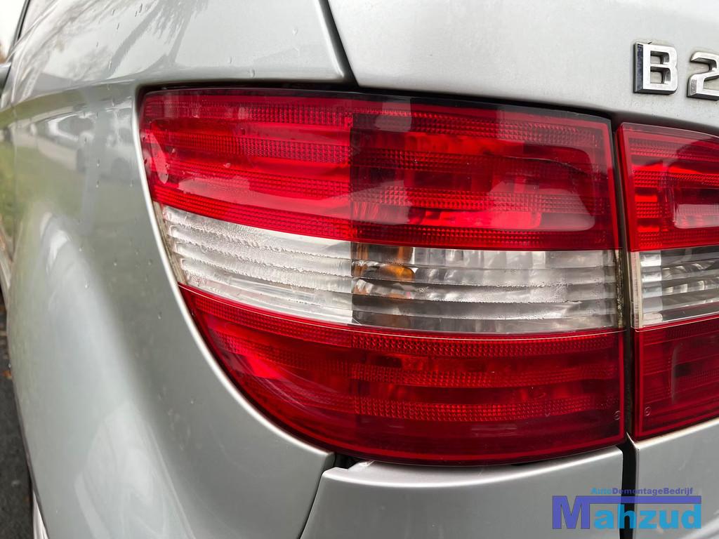 MERCEDES B KLASSE W245 links buiten achterlicht 2005-2011, Mercedes-Benz AG, Mercedes-Benz, Utilisé, Mercedesstrasse 120
70372  Stuttgart, DE