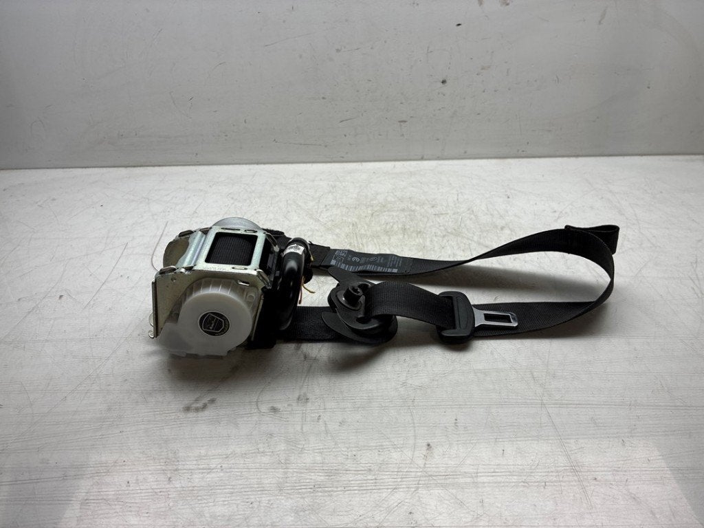 VEILIGHEIDSGORDEL LINKS VOOR 5008 II (M4 / MC / MJ / MR), Kontakt-peugeot@peugeot.com, Gebruikt, Peugeot Deutschland GmbH, Bahnhofsplatz
65423  Rüsselsheim, DE