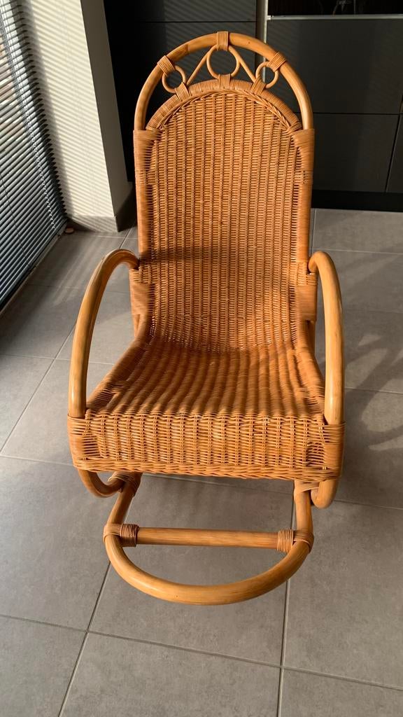 Rocking-chair en rotin, Enlèvement, Comme neuf