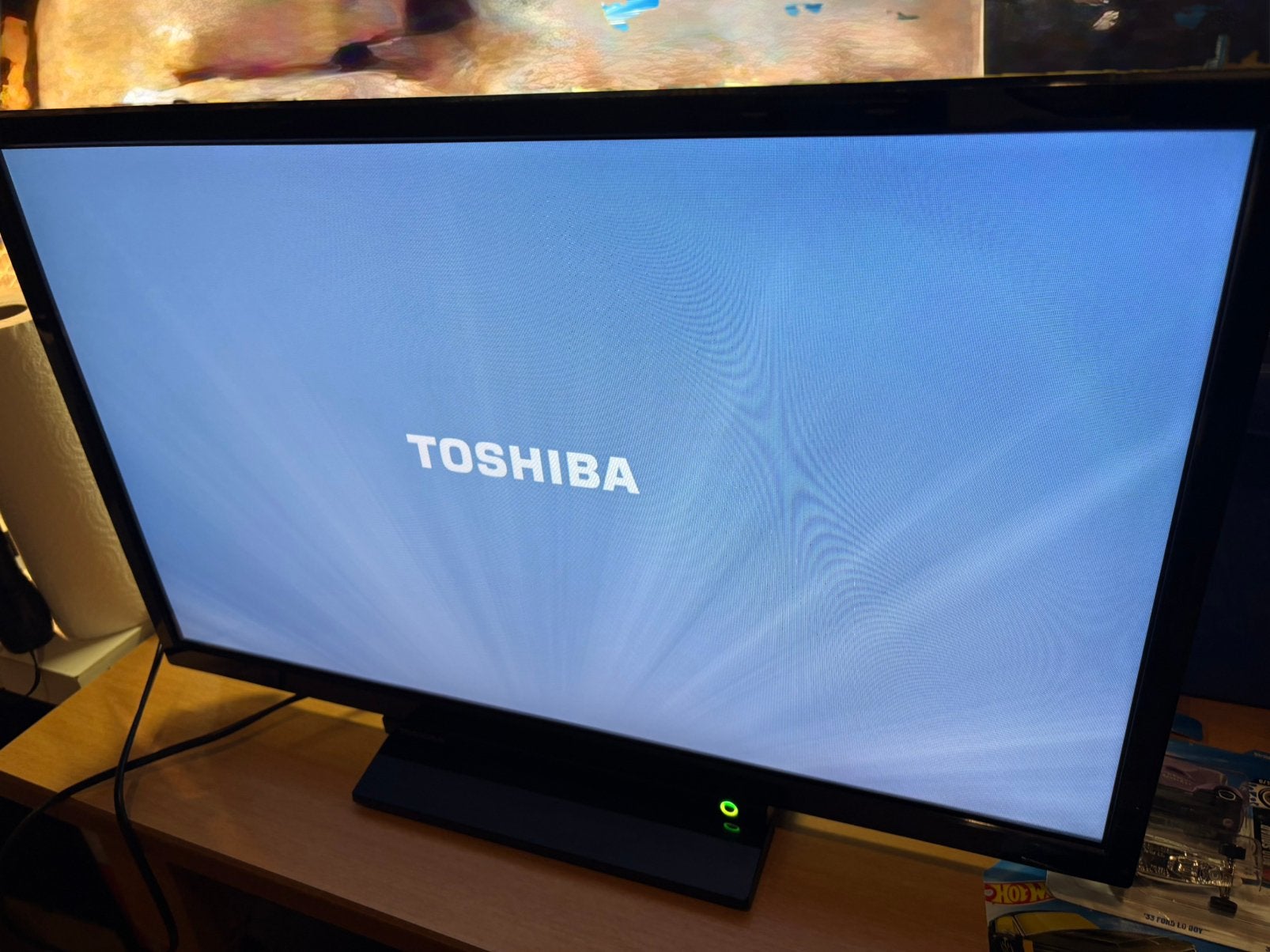 TOSHIBA 24inch colour tv, Ophalen, Toshiba, 50 Hz, Zo goed als nieuw