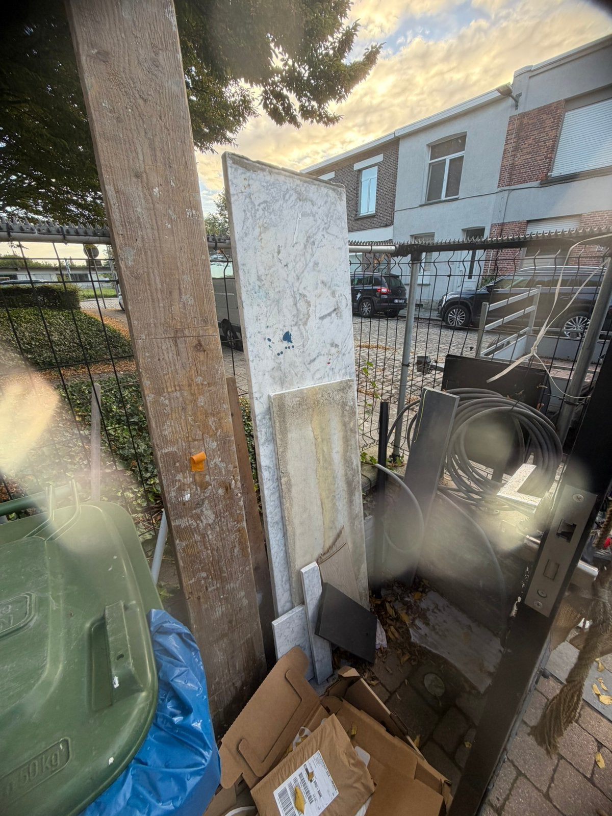 2 stuks Marmer carrara 1 -/+ 50 op -/+ 200, 1 -/+iets klner, Jardin & Terrasse, Enlèvement, Utilisé, 1 à 2 mètres, Moins de 3 mètres