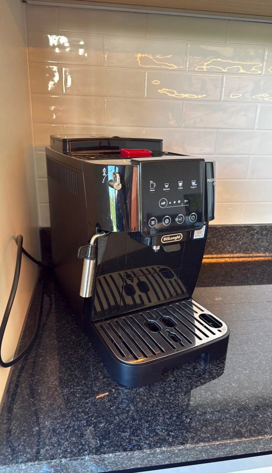 Delonghi koffiemachine, Elektronische apparatuur, Ophalen, Zo goed als nieuw, Koffiemachine