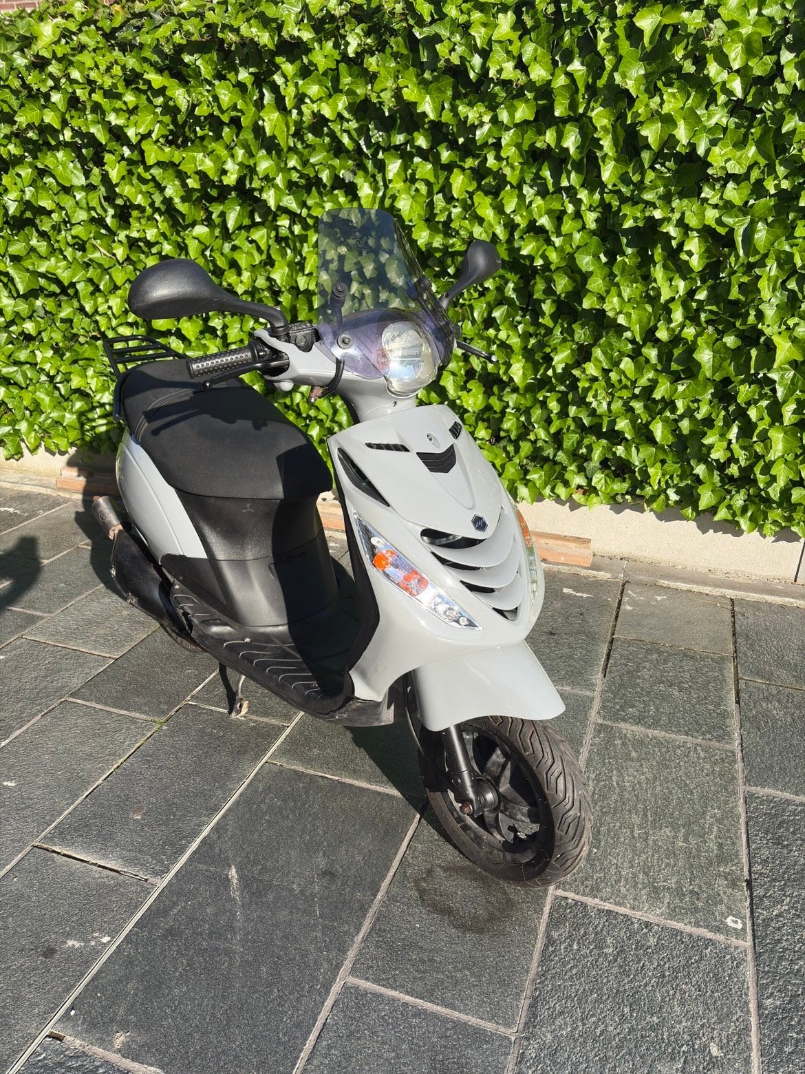 Piaggio zip 2t b klasse, Fietsen en Brommers, Scooters | Piaggio, Zo goed als nieuw, Zip, Elektrisch, Ophalen