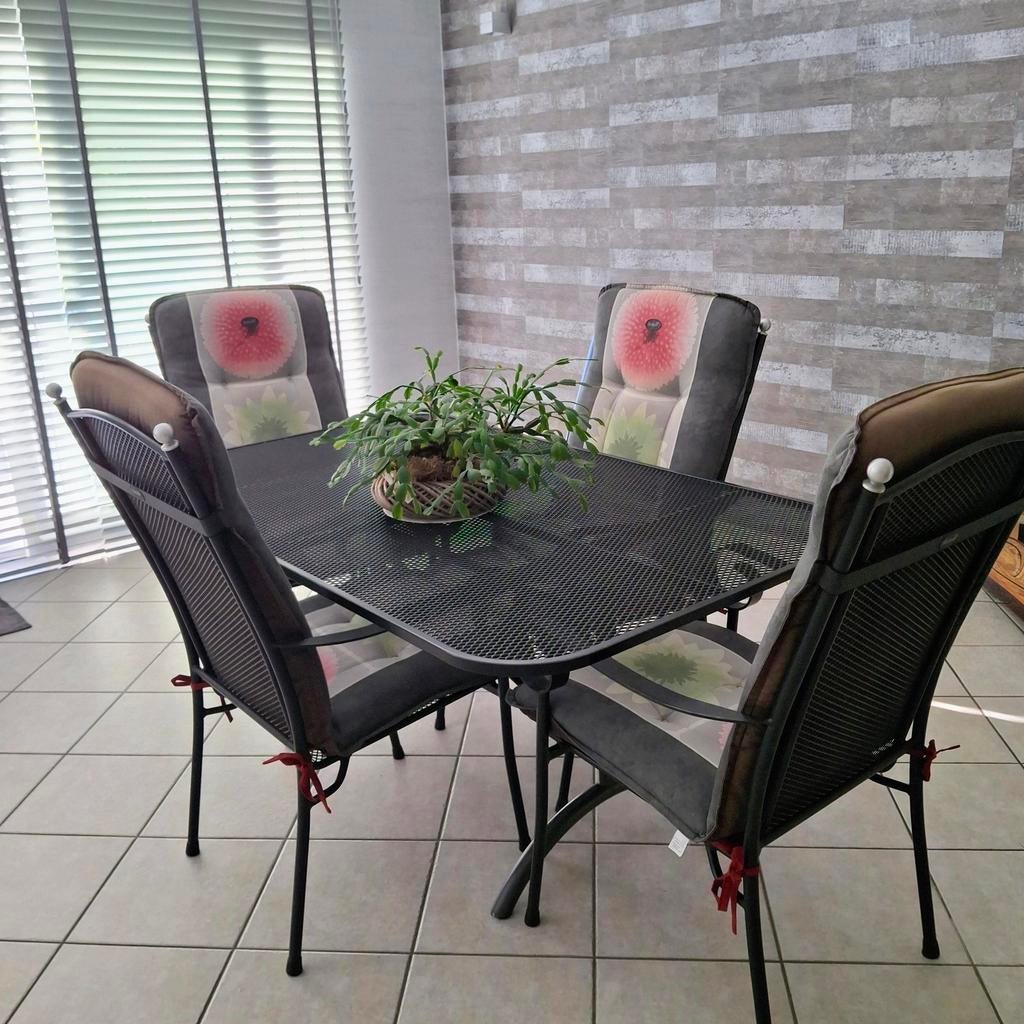 Set de jardin, table et 4 chaises avec coussins, Enlèvement, Salons de jardin