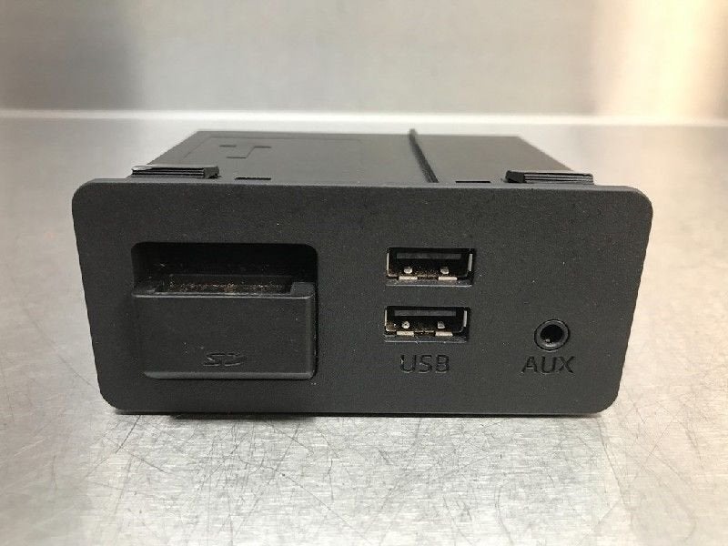 DIVERSEN SD kaartlezer Mazda 2 (DJ / DL) (|D09H669U0|), Gebruikt, Mazda