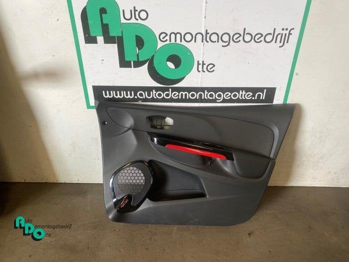 Revêtement portière 4portes avant droite d'un Renault Clio, Renault, -, 3 mois de garantie, Utilisé