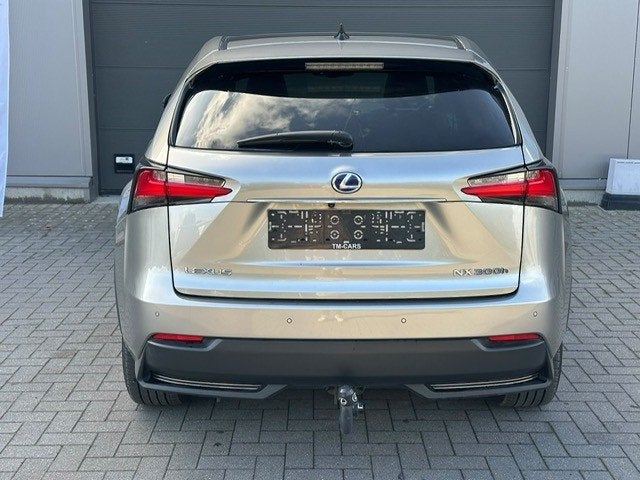 Lexus NX300h camera navigatie, Auto's, Automaat, 114 kW, Lederen bekleding, Leder