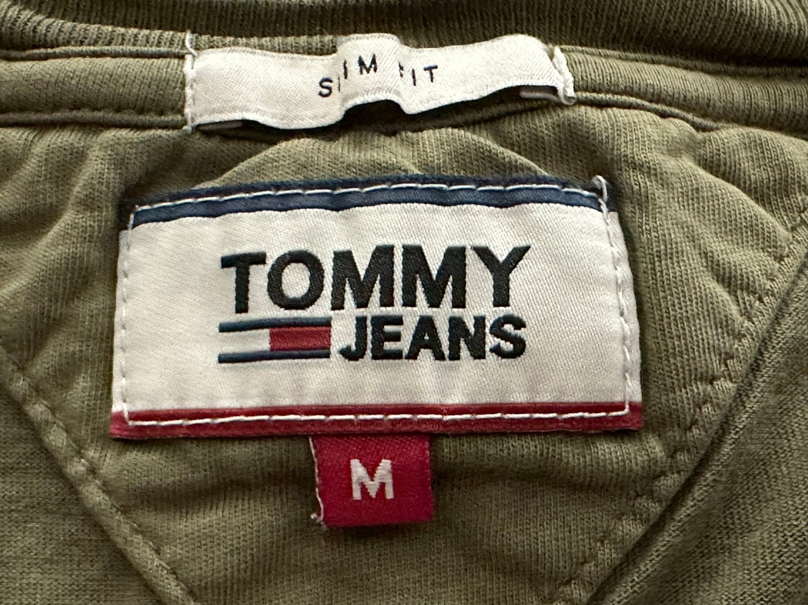 Zomer t shirt Tommy Hilfiger in nieuwstaat, Kleding | Heren, Ophalen of Verzenden, Zo goed als nieuw, Maat 48/50 (M), Groen